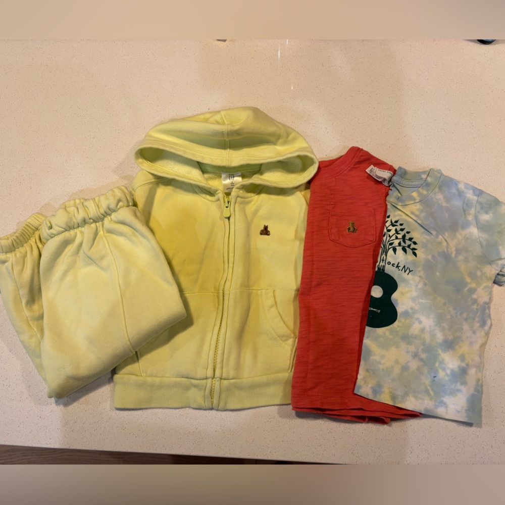 GAP lime Green Sweat Suit 2T plus two tee shirts